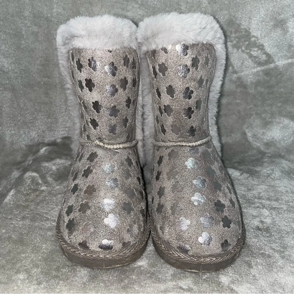 Olivia Miller Girls Gray Silver Flower Slipper Boots Size 12 Cozy Winter